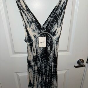 Raviya Black and White Plunge Neck Bodycon Maxi